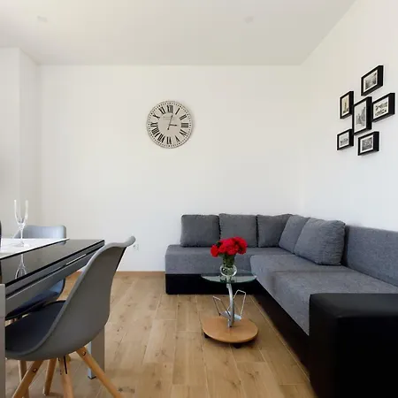 Lusani Appartement *