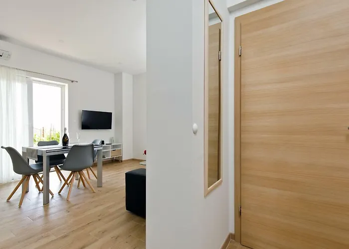 Lusani Апартаменти *